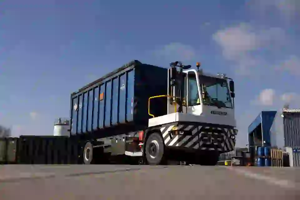Terberg start productie YT223CC Container Carrier